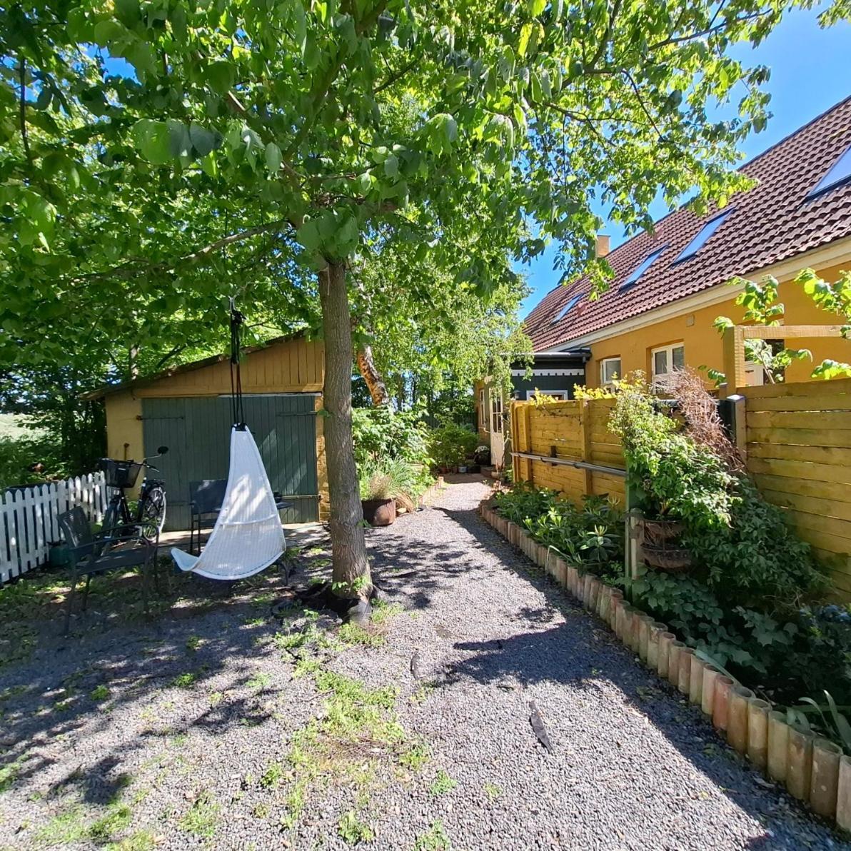 The 'Loft' Apartment- "Den Gule Svane" Guest House - Near Ronne & Beach Zewnętrze zdjęcie
